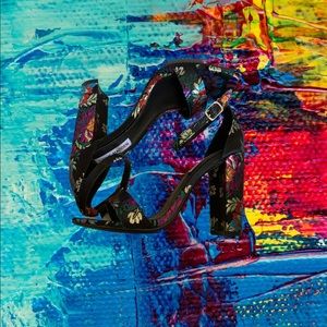 Abstract Steve Madden Heels